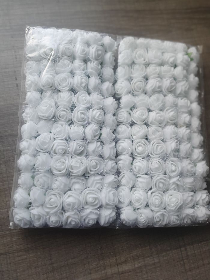 144 roses blanches pour scrapbooking oi activités créatives - photo numéro 2