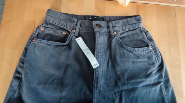 Jean mom gris/reflets lilas Asos - photo numéro 2
