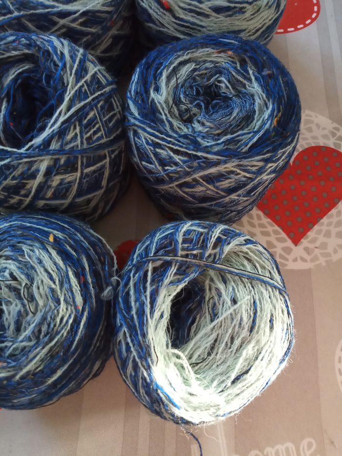 Lot de 6 Pelotes Fantaisies Tons Bleus et Noirs (400g) - photo numéro 2