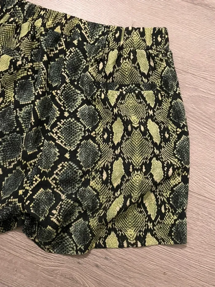 Short motif serpent - La Halle - Taille 34 - Très bon état - photo numéro 5