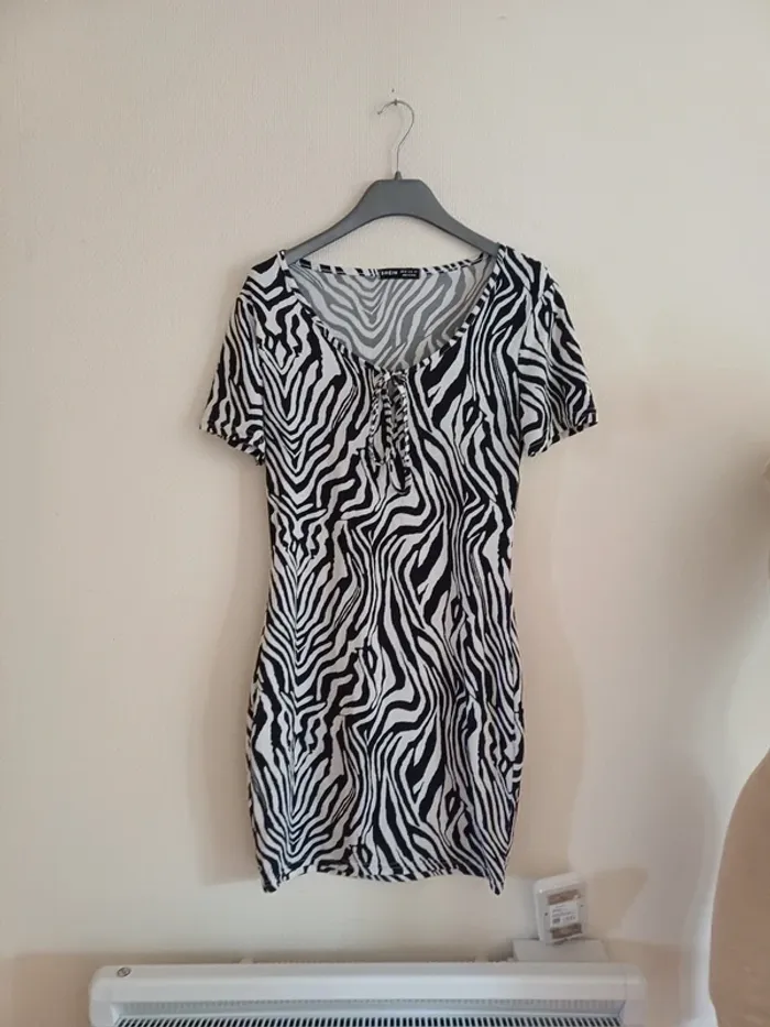 Robe XS