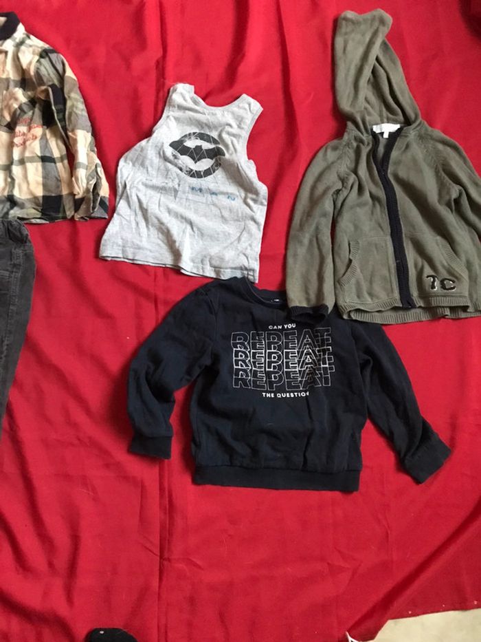 Lot de 5 vêtement enfants taille 5 ans - photo numéro 3