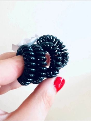 Lot 4 élastiques noir neuf hema style invisibobble