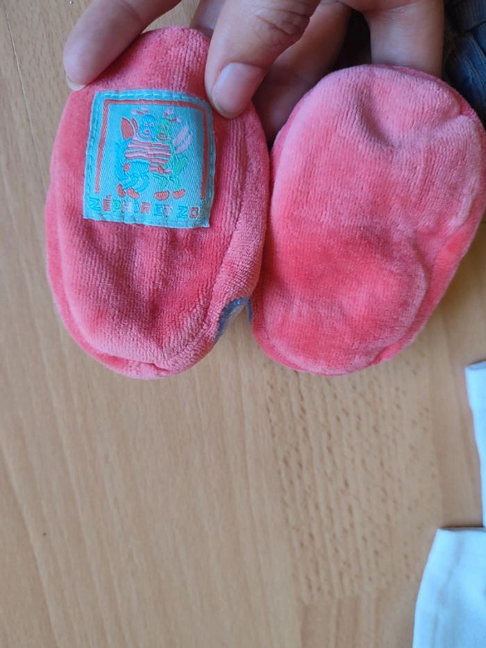 Lot pantalon Vertbaudet en 3M + t-shirt Tout Simplement en 1M + chaussons Zéphir et Zoé - photo numéro 7