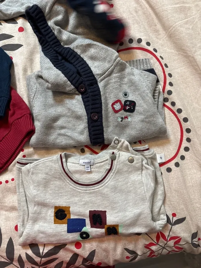 Lot pulls 18 mois - photo numéro 4