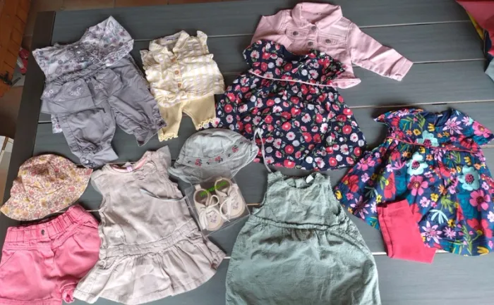 Lot 14 vêtements fille 6 mois été