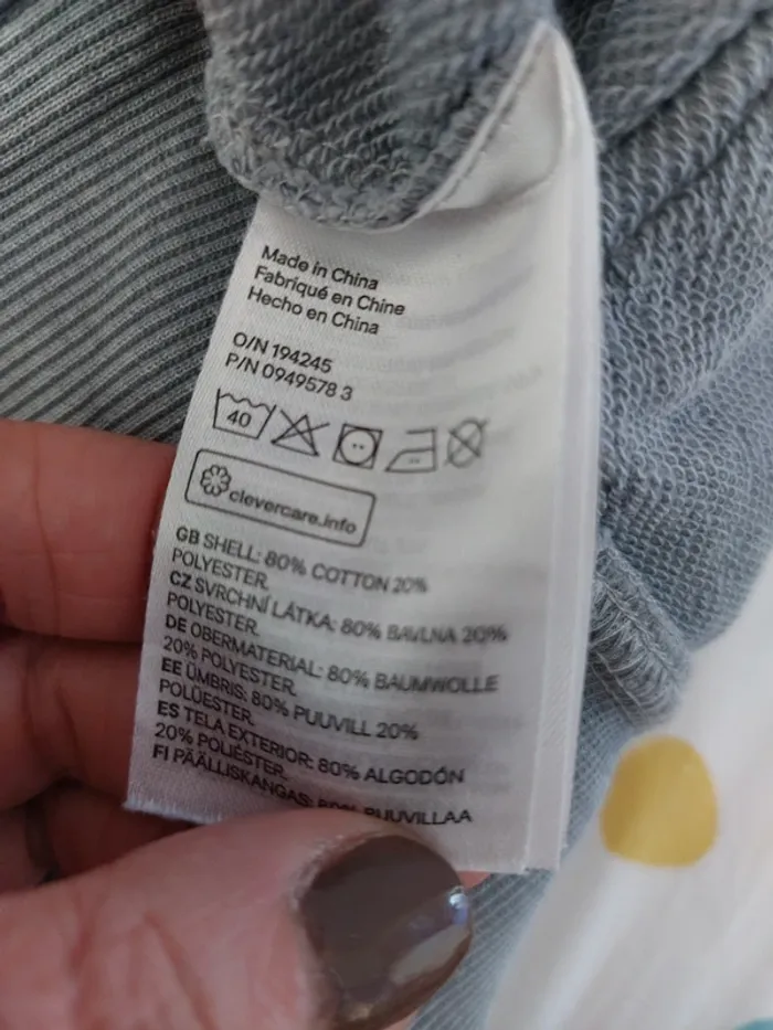 Sweat fin avec poche ventrale 122/128 - photo numéro 8
