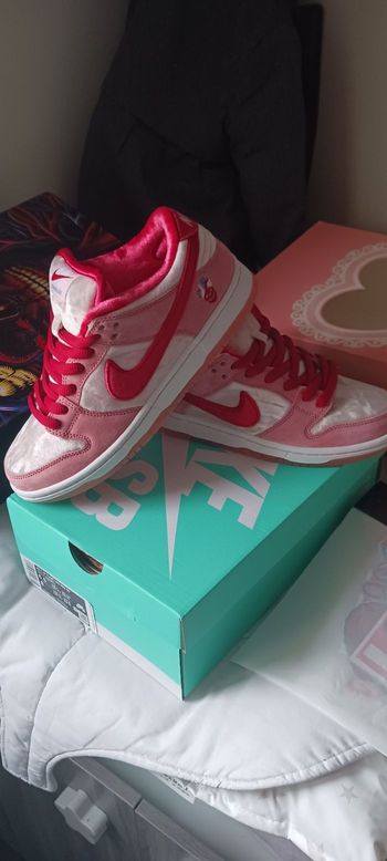 Basket Nike sb dunk strange love