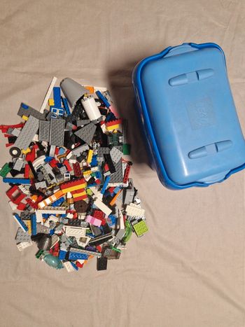 Boîte lego + vrac lego tous univers