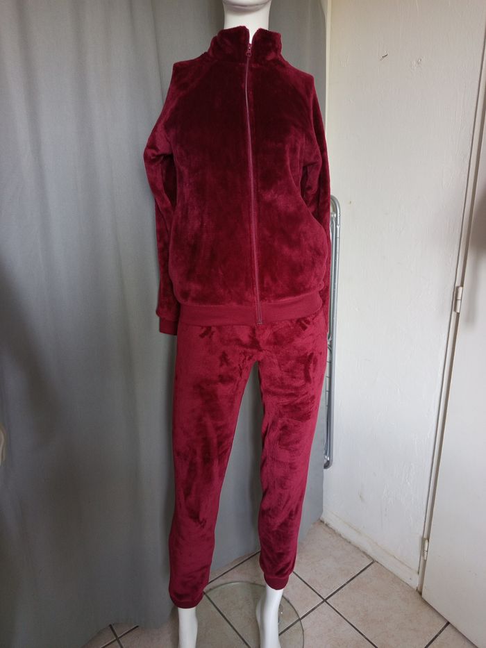 Tenue intérieur femme