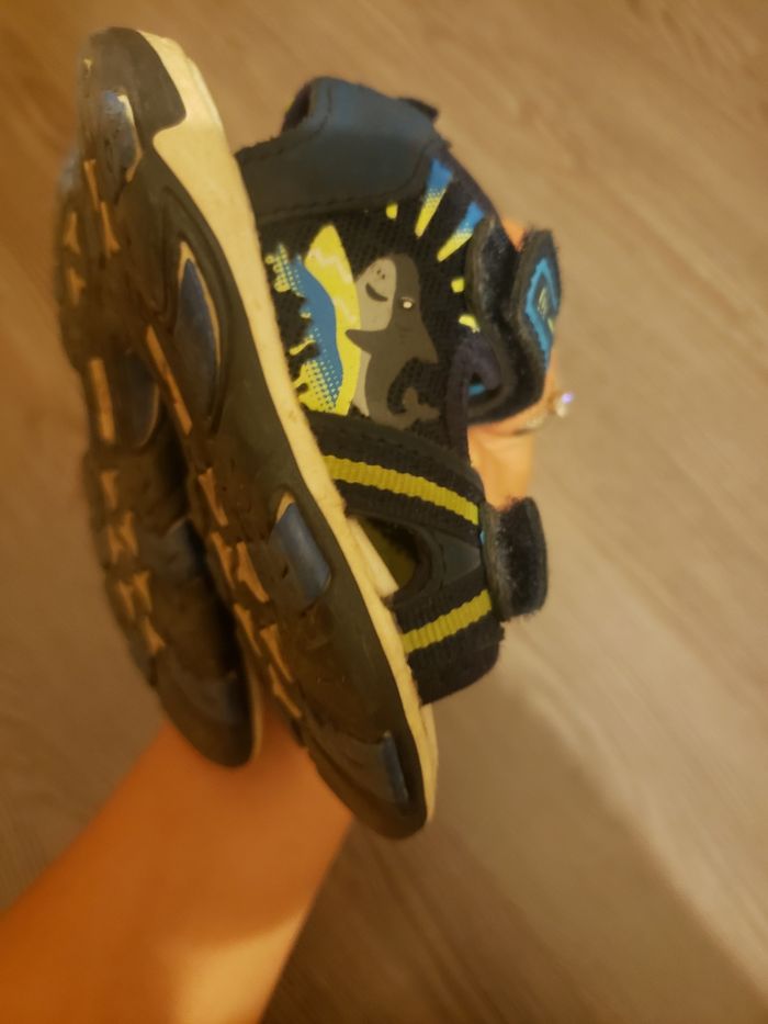 Sandales requin La Halle pointure 21 - photo numéro 4