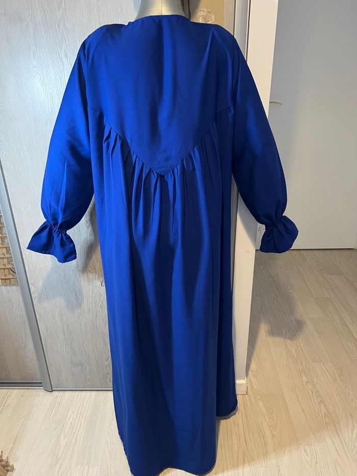 Trois robes beige/bleu / verte - photo numéro 2