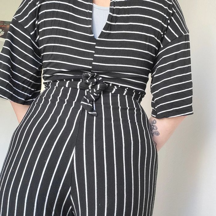 Combinaison à rayure noire et blanche - photo numéro 7