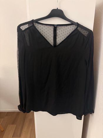 Blouse avec détail transparent