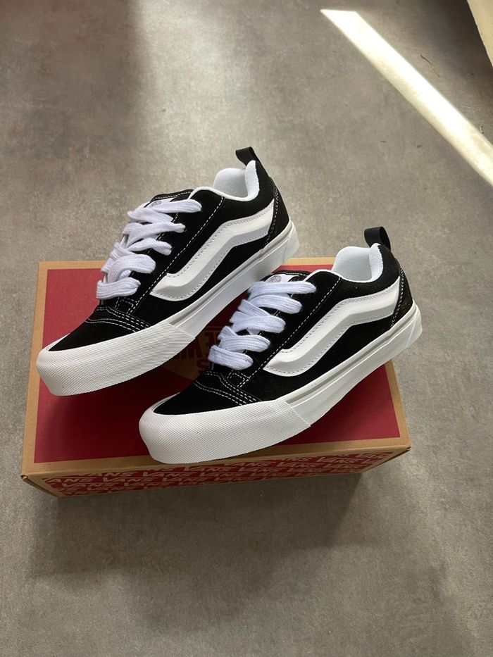 Vans knu skool hylane noir blanc