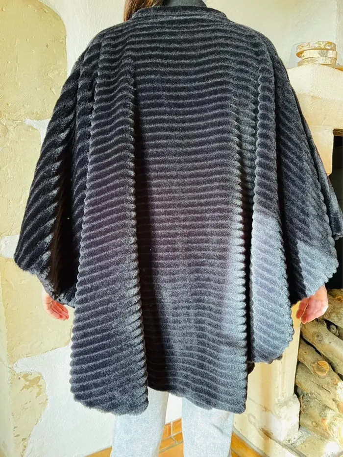 Poncho cape Bruno Galioto Paud Couture - photo numéro 2