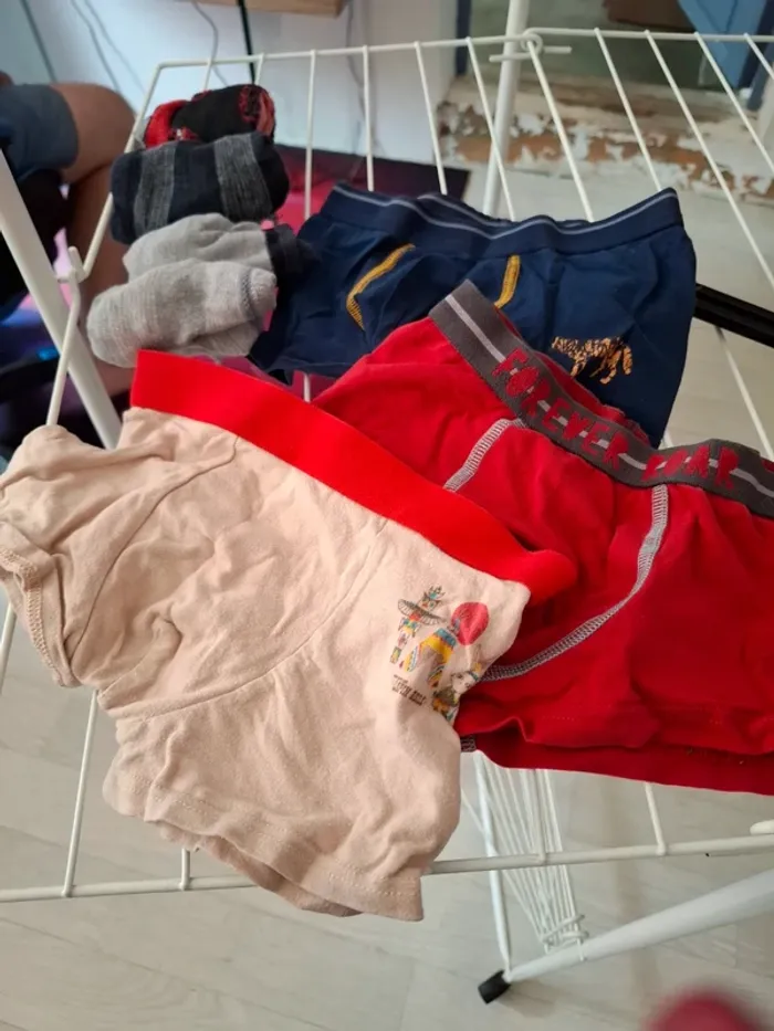 Magnifique lot de caleçon et chaussettes garçon 4/5ans