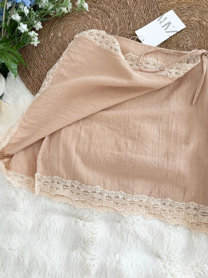 Jupe beige avec dentelle Zara taille L - photo numéro 3