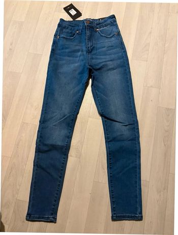 Jean fashionnova taille 5 bleu skinny neuf jamais porté