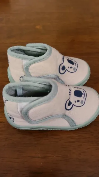 Chaussons bottillons bébé 20