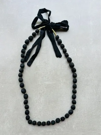 Magnifique sautoir collier perles en tissu noires neuf