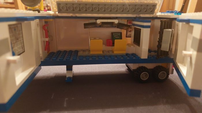 Lego 60044 poste de police mobile - photo numéro 2