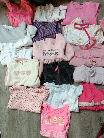 Lot vêtements fille 12 mois 