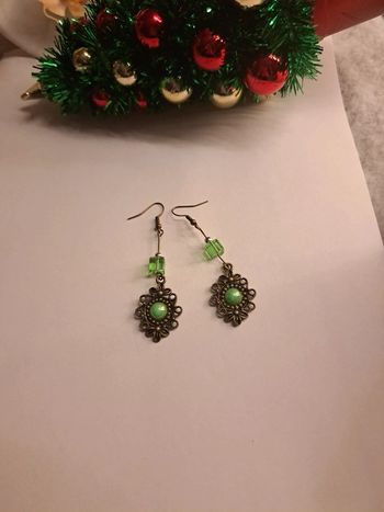 Boucles d'oreilles pendante bronze et verte