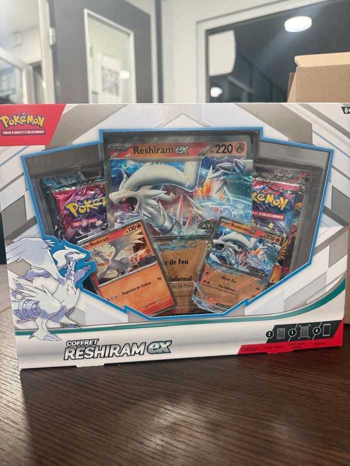 Pokémon Case de 6 Coffret Reshiram ex Stamp Neuf Français - photo numéro 2