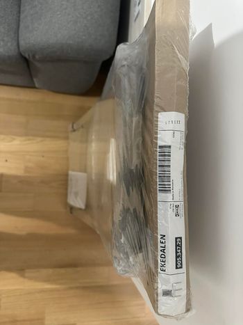 Chaise de table neuve