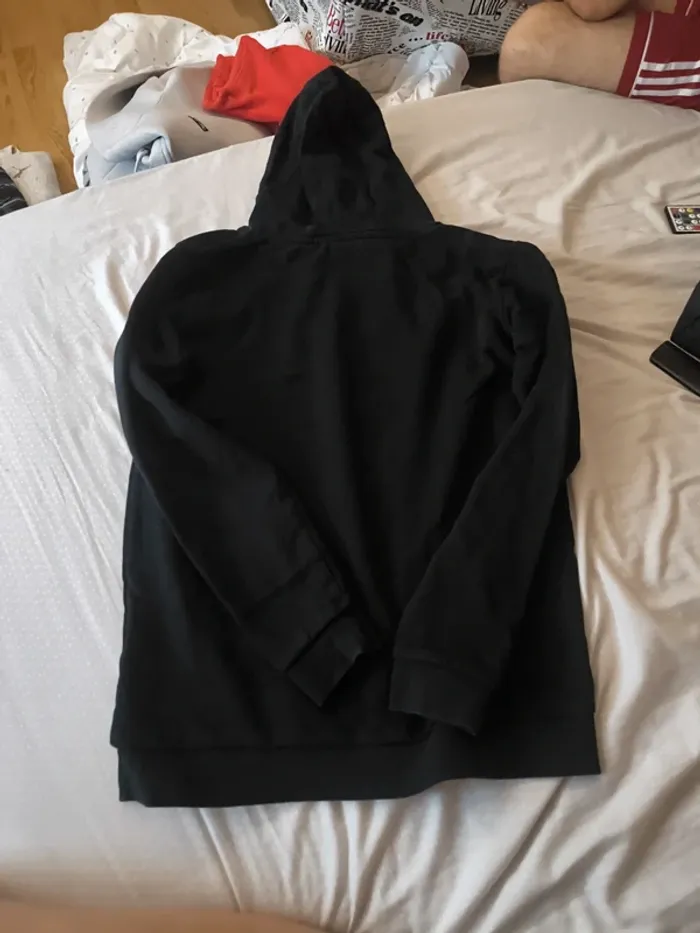 Pull tête de mort - photo numéro 2