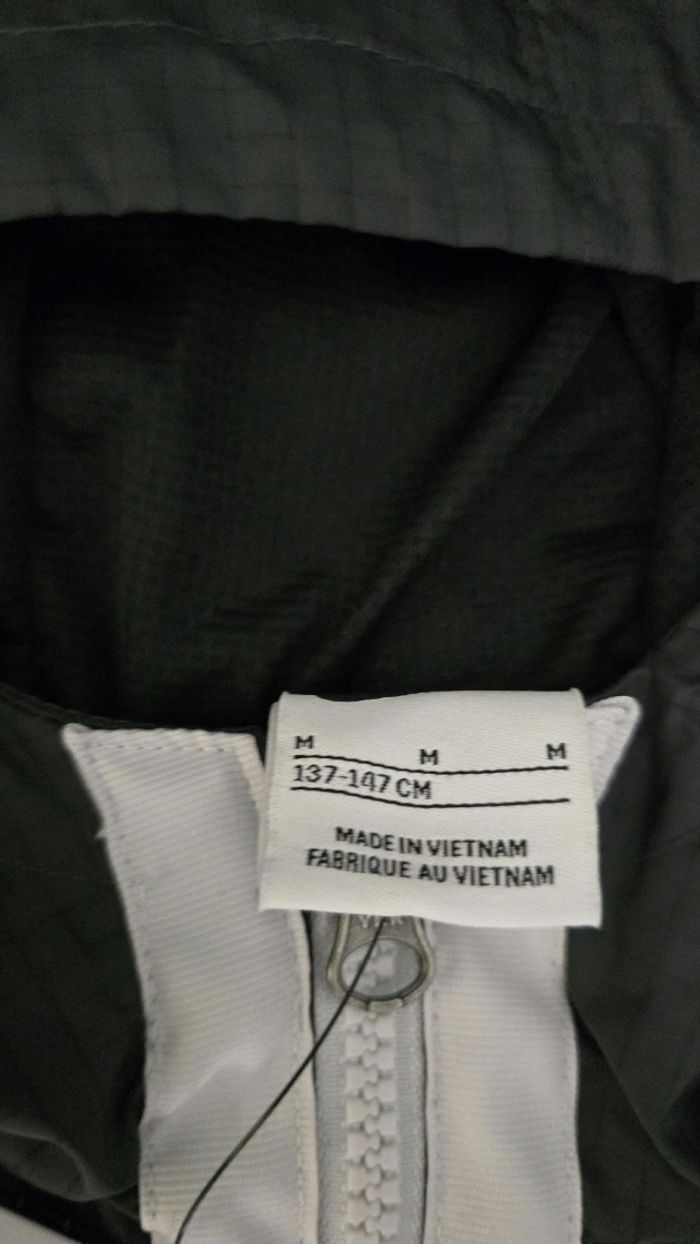 NEUF (non porté) 🏷🥰😍🤩 superbe coupe vent NIKE mixte taille 10 ans 🤩😍🥰 - photo numéro 8