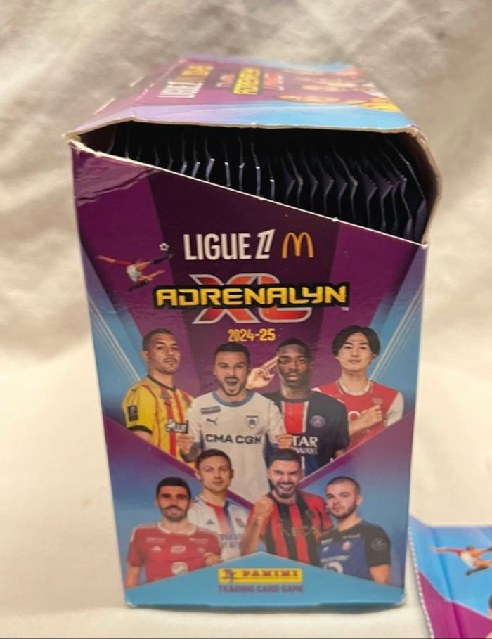 1 boîte + 3 sachets de cartes à collectionner panini adrenalyn XL foot ligue 1 2024/2025 - photo numéro 3
