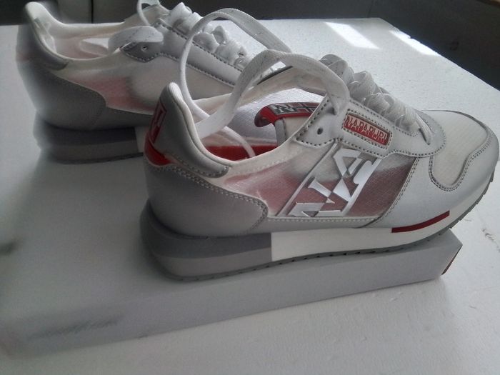 NAPAPIJRI  basket dames.  Neuves. EU 40. - photo numéro 4