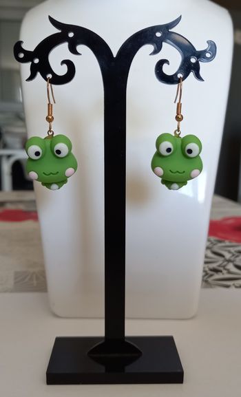 Boucles d'oreilles petites grenouilles  vertes