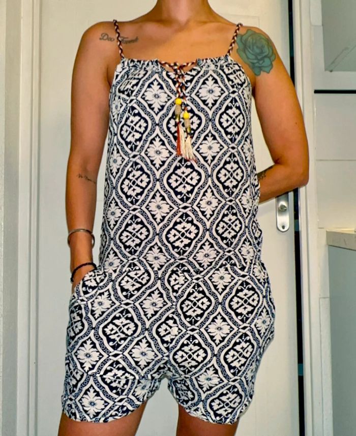 CombiShort Noir & Blanche taille S/M Comme Neuve - photo numéro 3