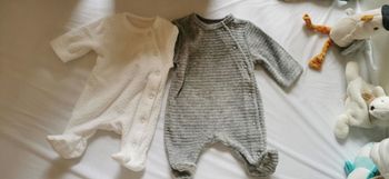Lot de 2 pyjamas naissance