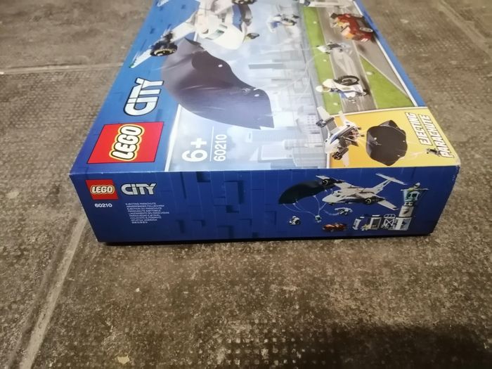 Lego City 60210 La base aérienne de la police
[NEUF] - photo numéro 5