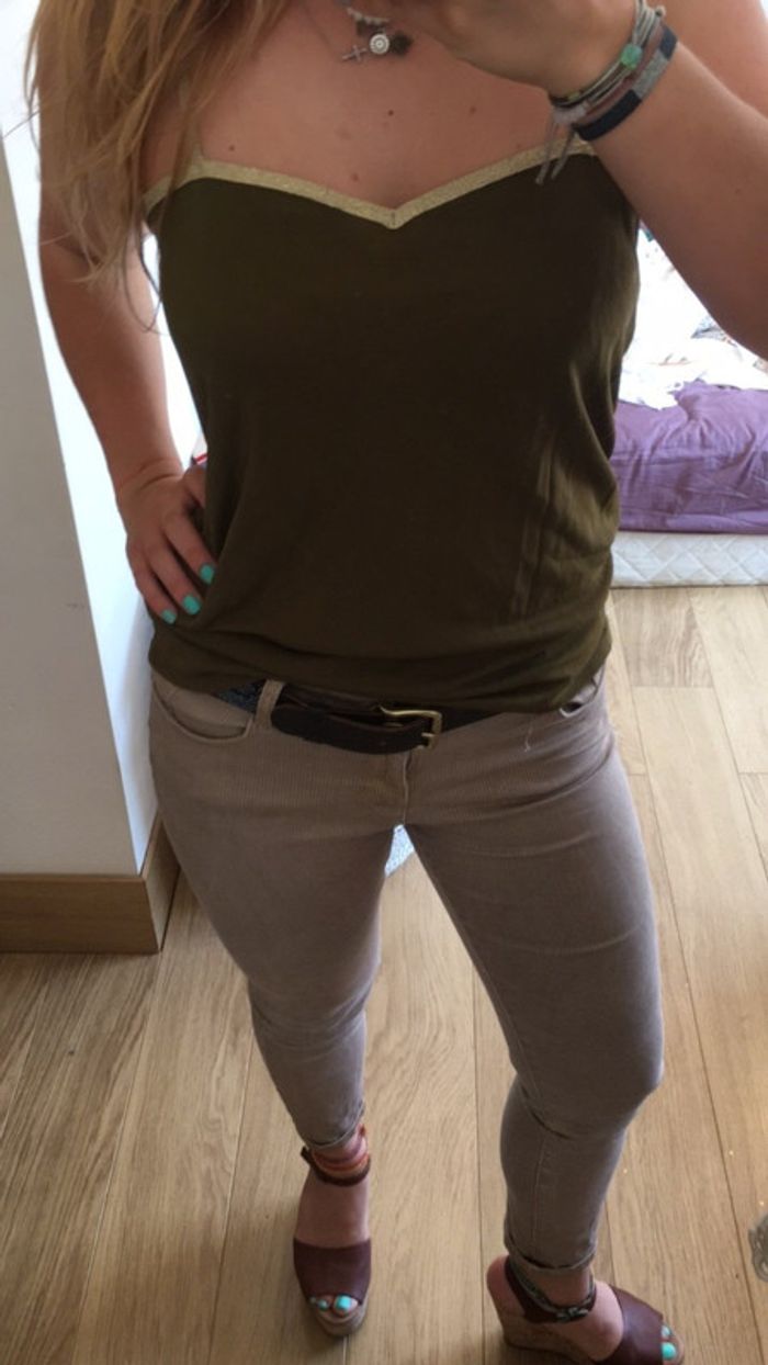 Magnifique petit top à bretelles kaki bretelles dorées taille M vintage - photo numéro 2