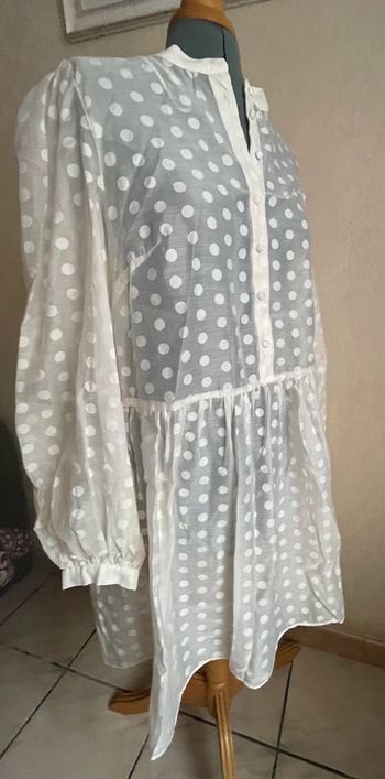 Robe organza écru jacquard à pois neuve t M