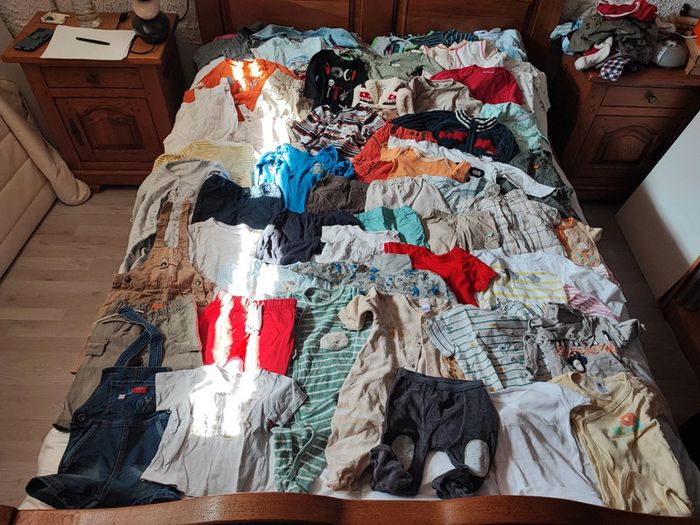 Lot cinquantaine de vêtements 6 mois 1ère partie