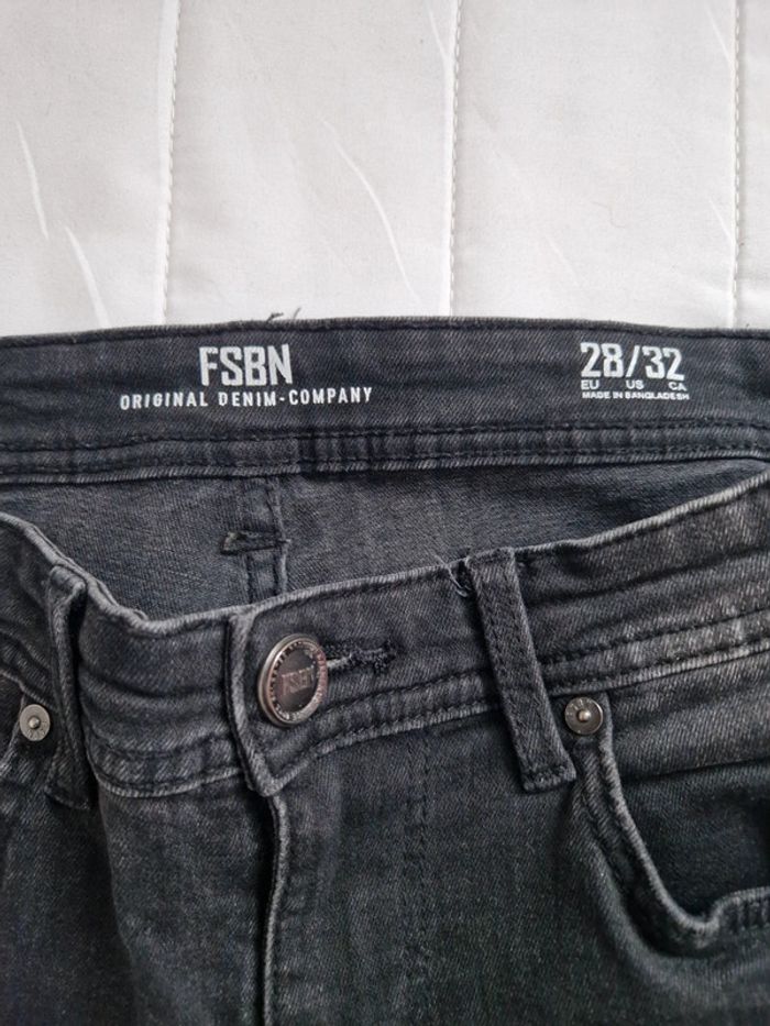 Jean noir Fsbn 32 - photo numéro 2
