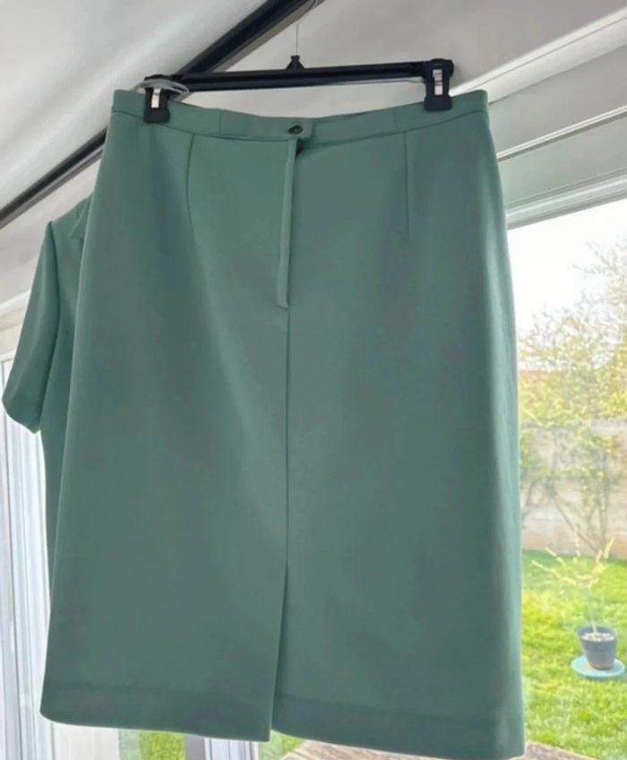 Ensemble tailleur jupe et veste - photo numéro 2