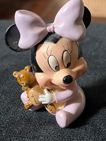 Minnie figurine