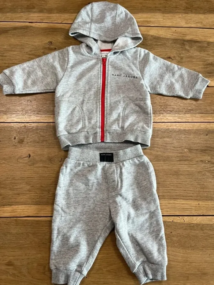 Ensemble de survêtement gris Marc Jacobs