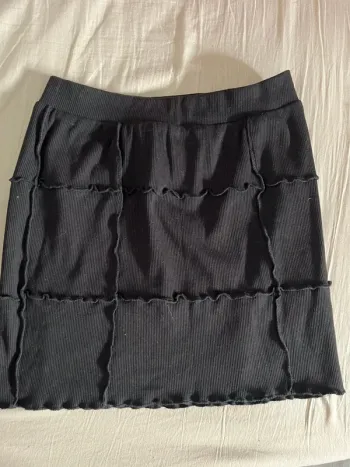 2 jupes noires neuves taille S