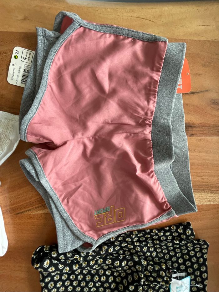 Blouse , pantalon, short taille 4 ans - photo numéro 2