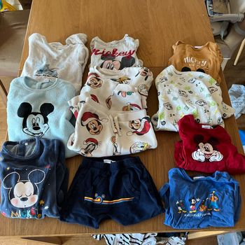 Lot vêtements 18 mois Disney