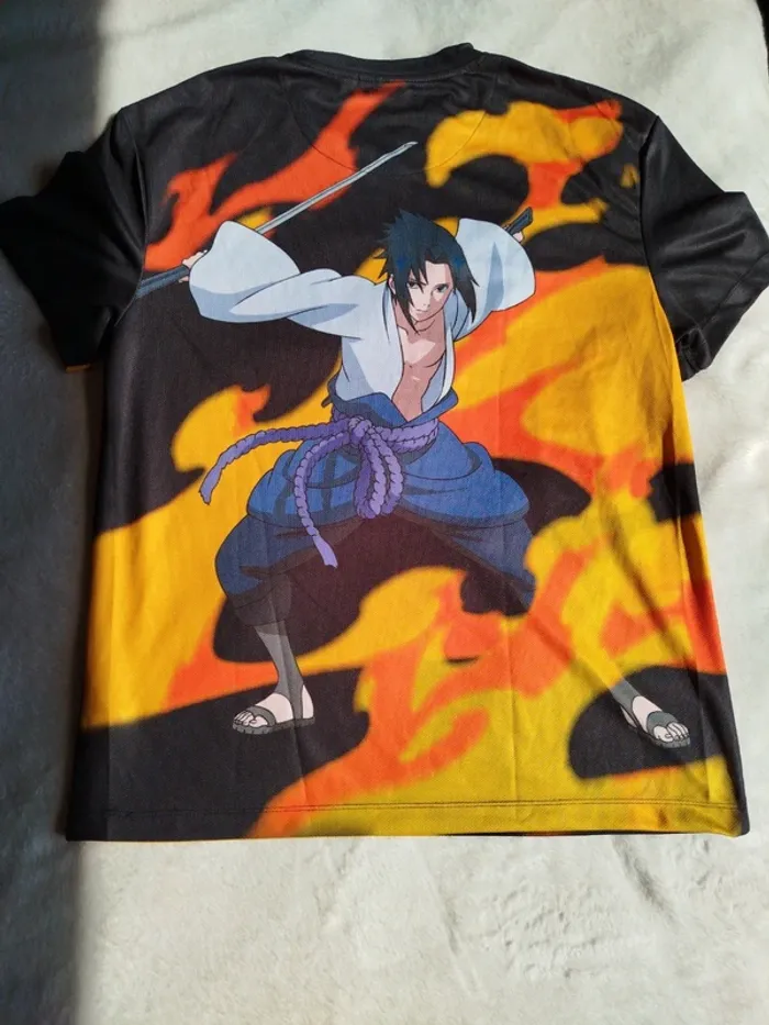 T-shirt Sasuke Primark taille M - photo numéro 10