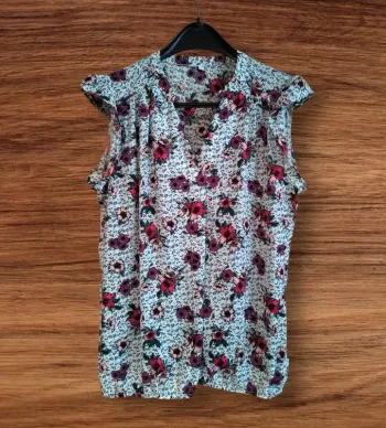 🌸 Blouse légère à fleurs - Taille 44 🌸